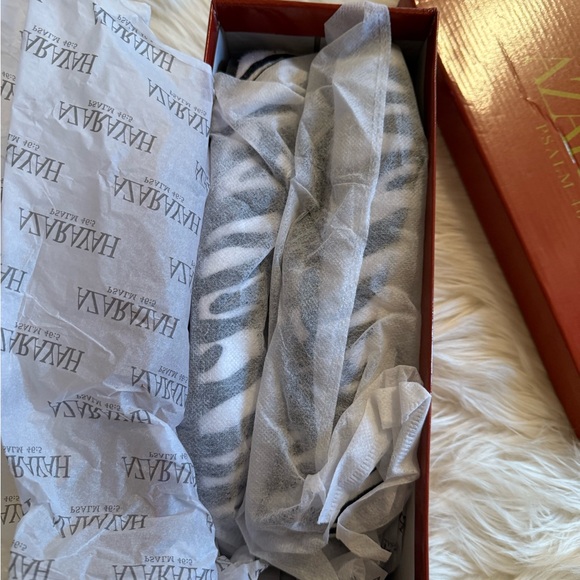 NEW Zebra Print Flats, Size 8.5 - Picture 5 of 6